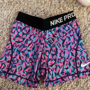 Girls, Nike pro size medium